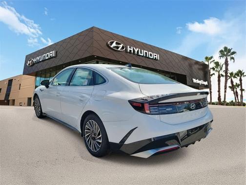 2025 Hyundai SONATA Hybrid SE