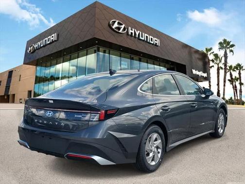 2025 Hyundai SONATA SE