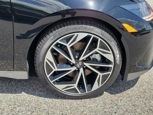 2025 Hyundai IONIQ 6 Limited