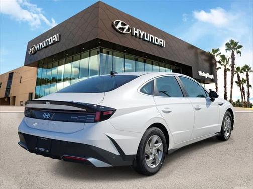 2025 Hyundai SONATA SE