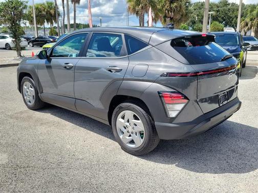 2025 Hyundai KONA SE