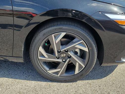 Abyss Black 2025 Hyundai ELANTRA HEV SEL Sport