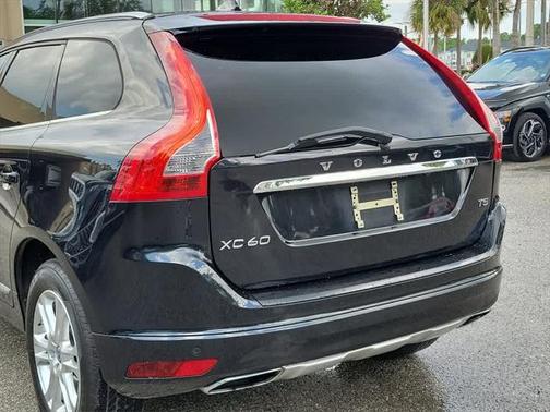 2015 Volvo XC60 T5 Premier Plus