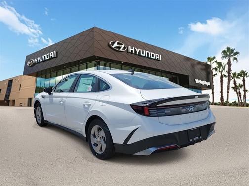 2025 Hyundai SONATA SE