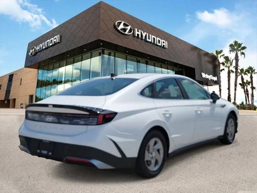 2025 Hyundai SONATA SE