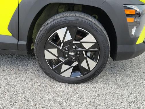 Neoteric Yellow 2024 Hyundai KONA SEL