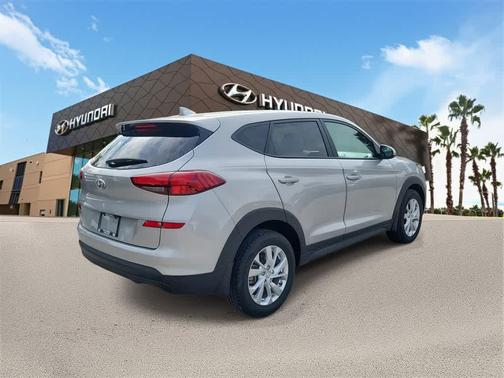 2021 Hyundai TUCSON SE
