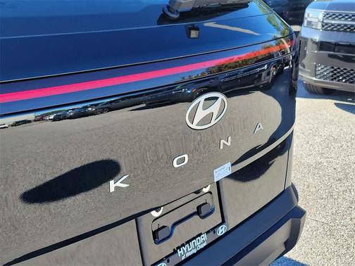 2026 Hyundai KONA SE