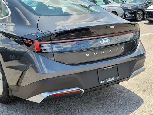2025 Hyundai SONATA SE