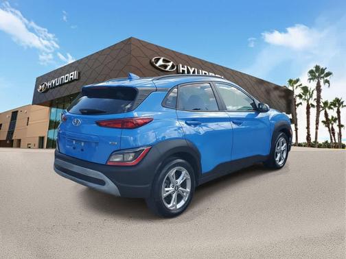 2022 Hyundai KONA SEL