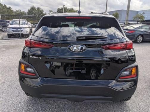 2021 Hyundai KONA SEL