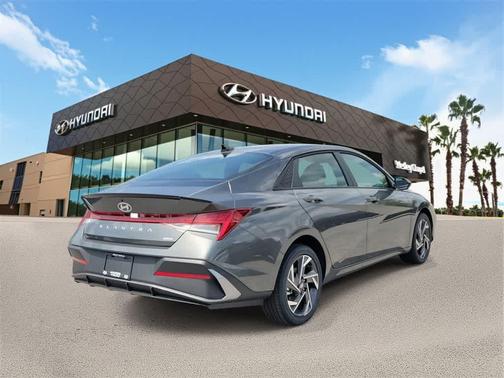 2025 Hyundai ELANTRA HEV SEL Sport