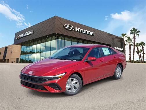 2025 Hyundai ELANTRA SE