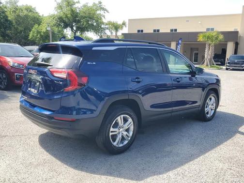 Marine Metallic 2022 GMC Terrain SLE