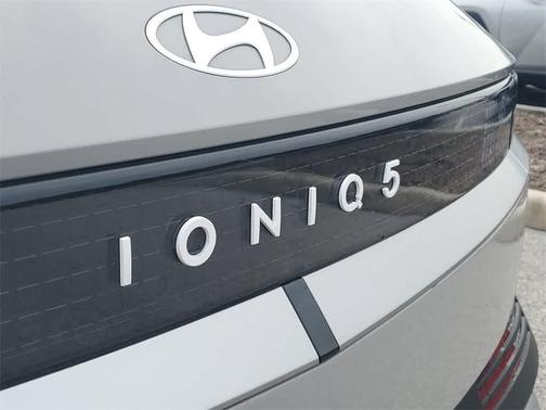 2026 Hyundai IONIQ 5 SE