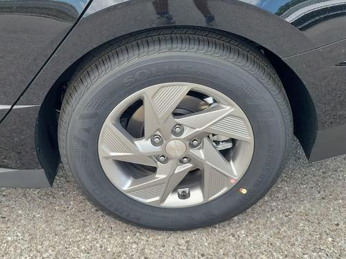 Abyss Black 2026 Hyundai SONATA SE