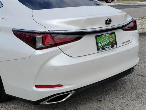 2022 Lexus ES 350 Base