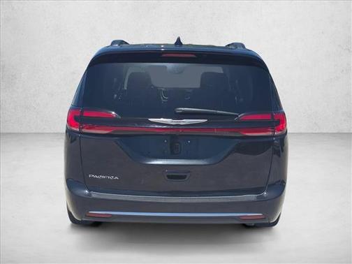 Brilliant Black Crystal Pearlcoat 2022 Chrysler Pacifica Touring L