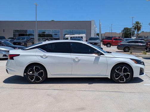 2024 Nissan Altima SR FWD
