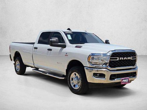 Bright White Clearcoat 2023 RAM 2500 Big Horn Crew Cab 4x4 8' Box