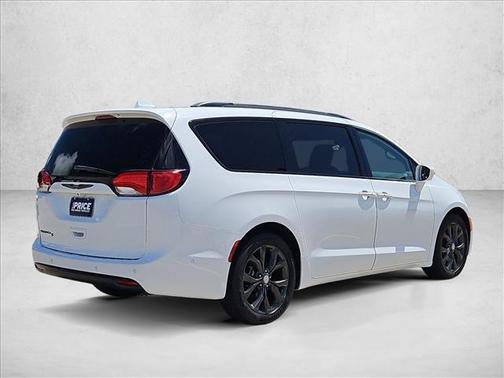 Bright White Clearcoat 2020 Chrysler Pacifica Touring-L Plus