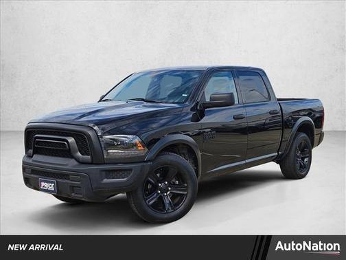 Diamond Black Crystal Pearlcoat 2024 RAM 1500 Classic Warlock Crew Cab 4x2 5'7' Box