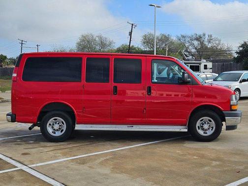 2017 Chevrolet Express 2500 LT