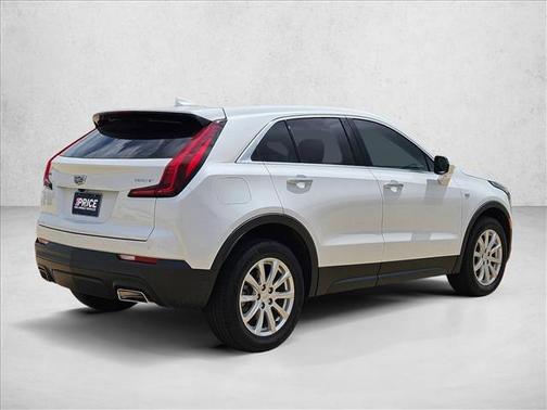 Crystal White Tricoat 2023 Cadillac XT4 Luxury