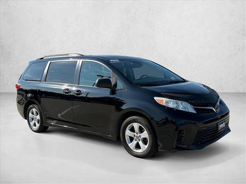 2020 Toyota Sienna LE