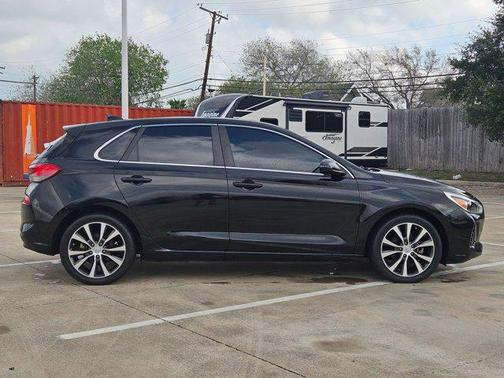 2018 Hyundai Elantra GT Base