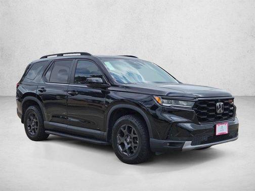 Crystal Black Pearl 2024 Honda Pilot TrailSport