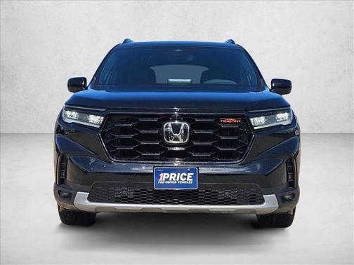 Crystal Black Pearl 2024 Honda Pilot TrailSport