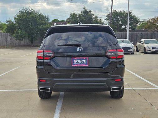 2025 Honda Pilot Sport