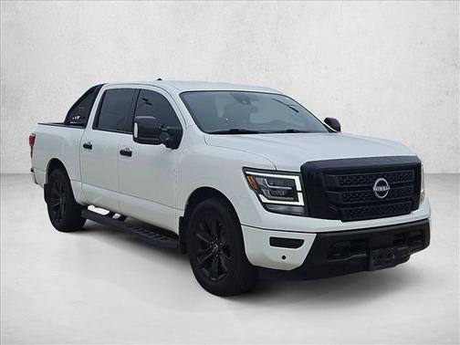 2023 Nissan Titan SV