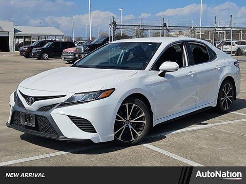 2020 Toyota Camry SE
