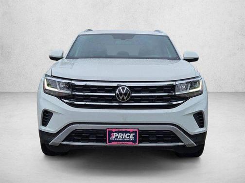 Pyrite Silver Metallic 2022 Volkswagen Atlas Cross Sport 3.6L V6 SE w/Technology