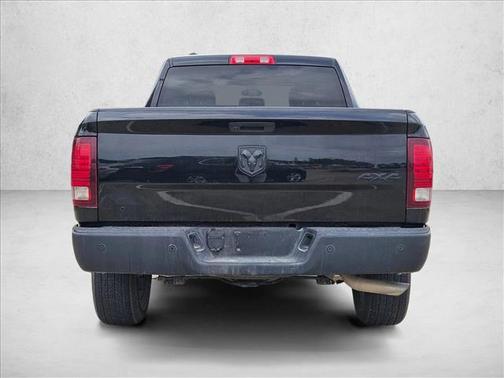 Diamond Black Crystal Pearlcoat 2022 RAM 1500 Classic Warlock Quad Cab 4x4 6'4' Box