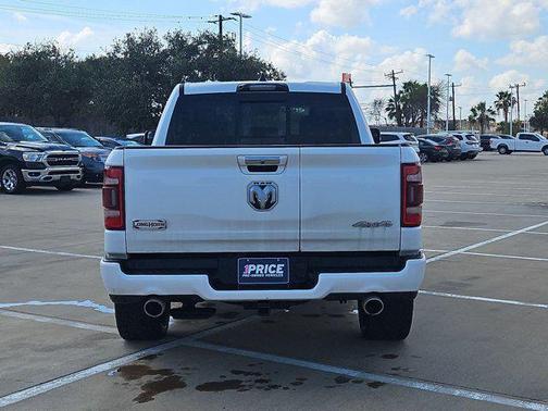Ivory White Tri-Coat Pearlcoat 2022 RAM 1500 Longhorn