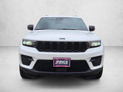 Bright White Clearcoat 2022 Jeep Grand Cherokee Altitude
