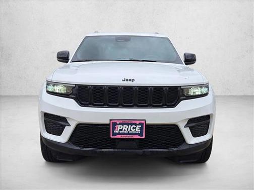 Bright White Clearcoat 2022 Jeep Grand Cherokee Altitude