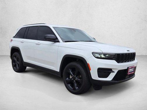 Bright White Clearcoat 2022 Jeep Grand Cherokee Altitude