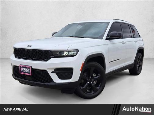 Bright White Clearcoat 2022 Jeep Grand Cherokee Altitude