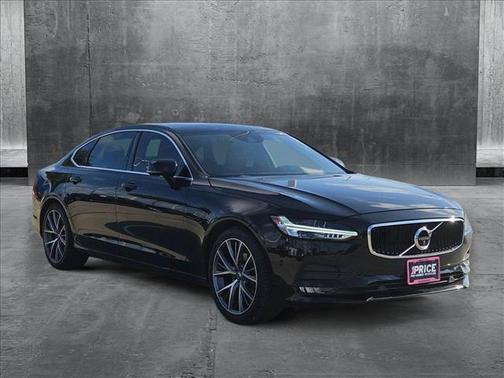 2018 Volvo S90 T5 Momentum