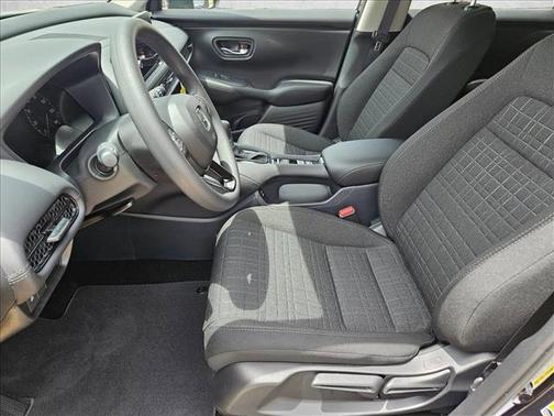 Crystal Black Pearl 2026 Honda HR-V LX