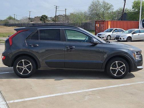 2024 Kia Niro LX