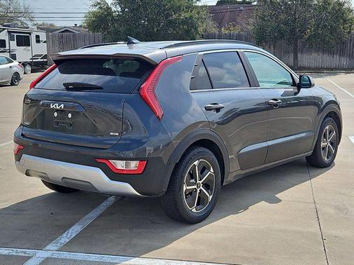 2024 Kia Niro LX