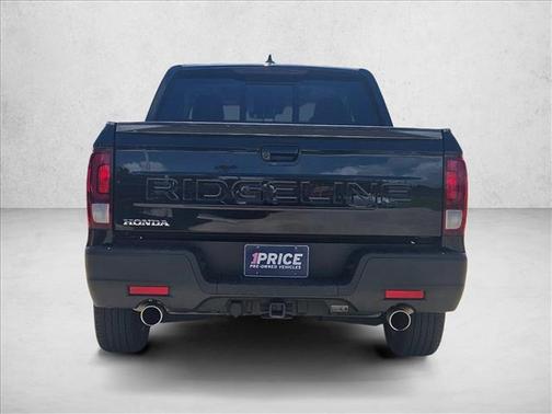 Crystal Black Pearl 2025 Honda Ridgeline RTL