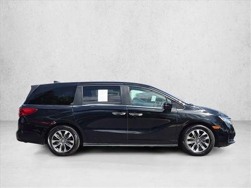 Crystal Black Pearl 2024 Honda Odyssey EX-L