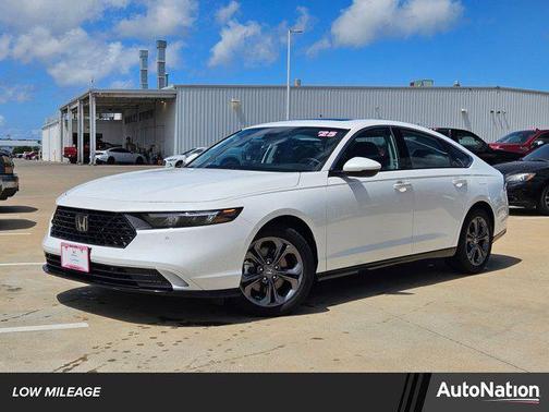 Platinum White Pearl 2025 Honda Accord Hybrid EX-L