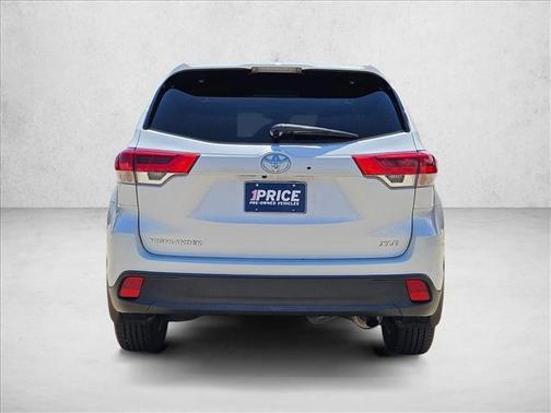 Blizzard Pearl 2019 Toyota Highlander XLE
